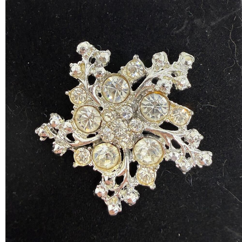 VINTAGE Rhinestone Brooch Silver Tone Floral Starburst Statement Jewelry Pin MCM